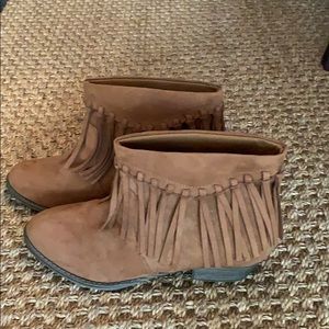 American Eagle ankle boots